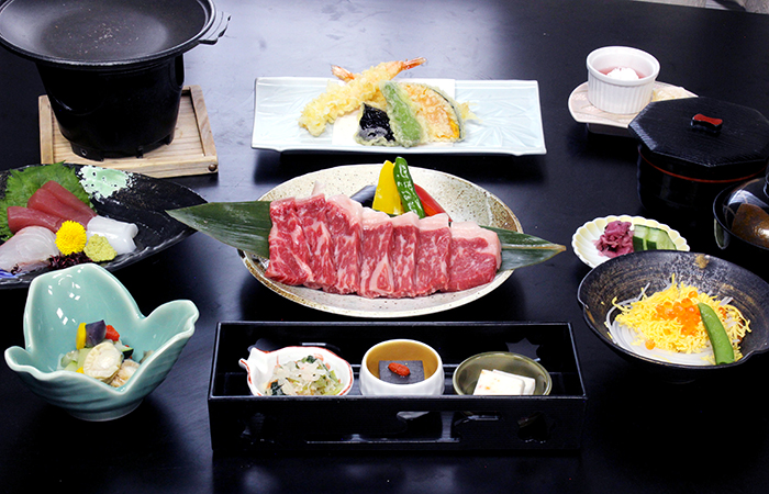 国産牛サーロインステーキ会席／8月